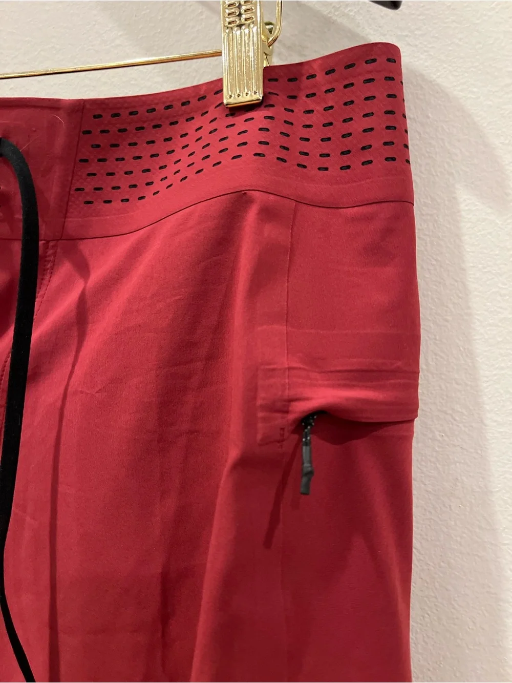 Lululemon Board Short Mens 32 Red Current State Swim Surf Beach Vacation Resort